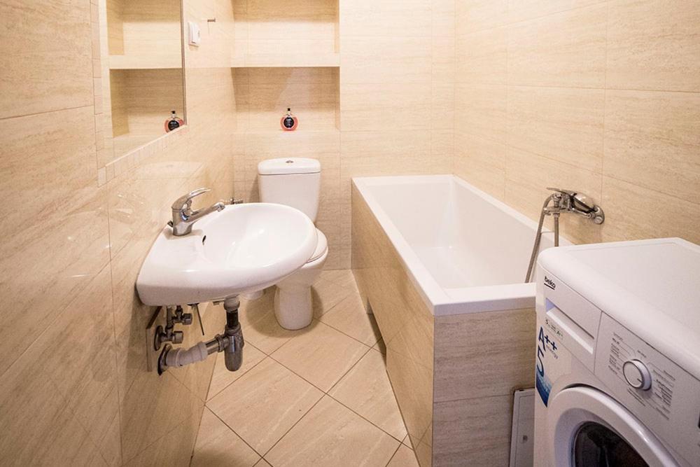 Apartamenty Walowa 7A - Ap. Kompaktowy Łańcut エクステリア 写真